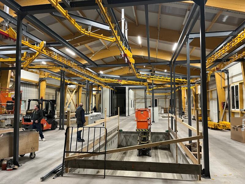 Une nouvelle unité de laquage pour la Menuiserie Meslin