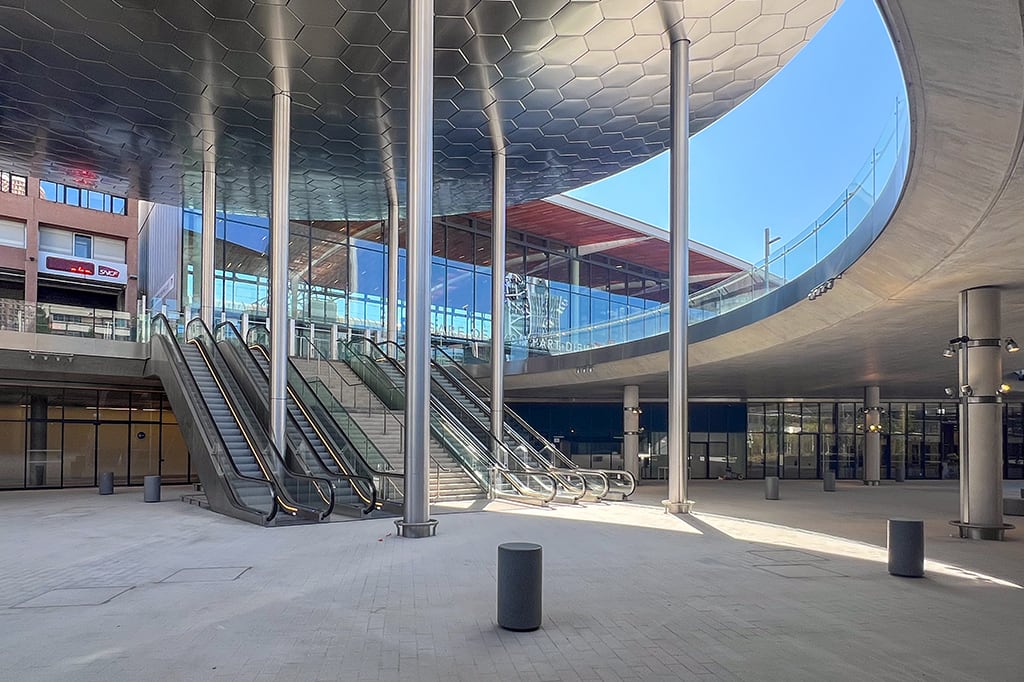A Lyon, le parvis de la gare Part-Dieu dévoile son nouveau visage