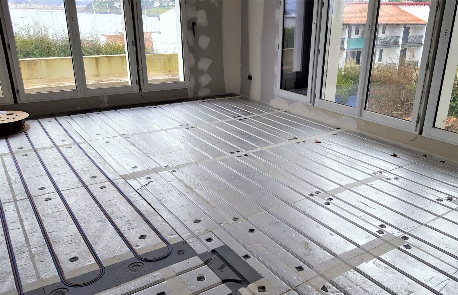 Le plancher chauffant sec en rénovation, un système adopté par les — free download
