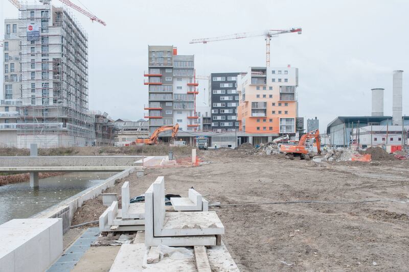 Des logements collectifs en construction.