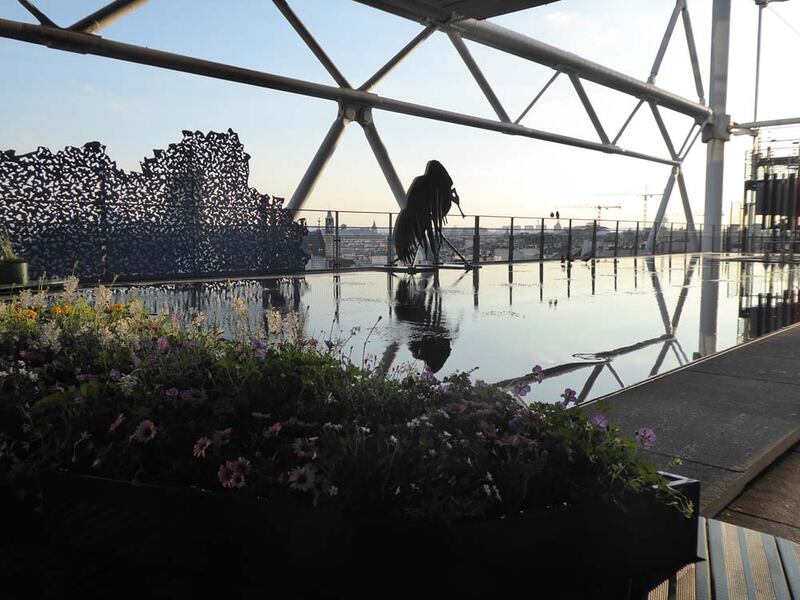 Bernard Lassus plante son jardin au centre Pompidou