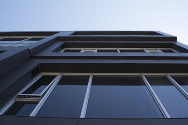 Portes d’entrée, fenêtres ou portails : guide pratique pour choisir et entretenir vos menuiseries